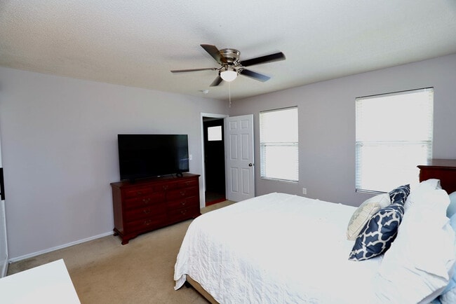 Building Photo - 1910 Lybrand St