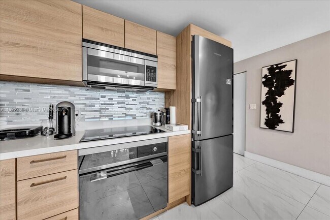 Building Photo - 16385 Biscayne Blvd