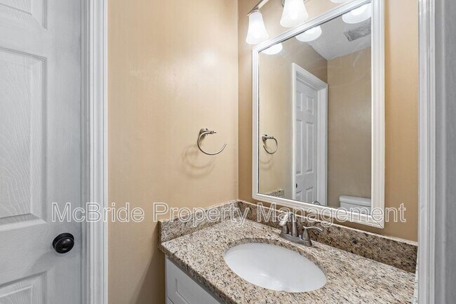 Building Photo - 539 Hunterdale Rd