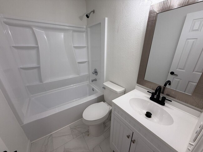 Building Photo - 5230 Springhill Dr