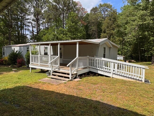 Building Photo - 2 BED, 2 BATH MOBILE HOME LOCATED IN ASHEBORO ON SOUTH LAKE DR!