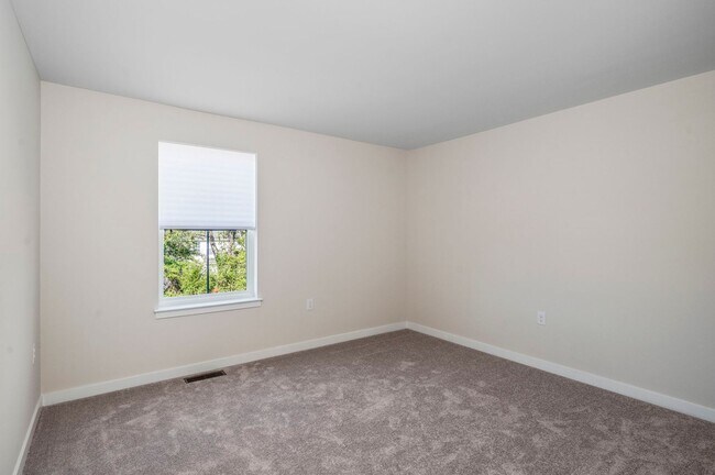 Building Photo - Brand New - 4Bed, 2.5Bath Townhouse in Pot...