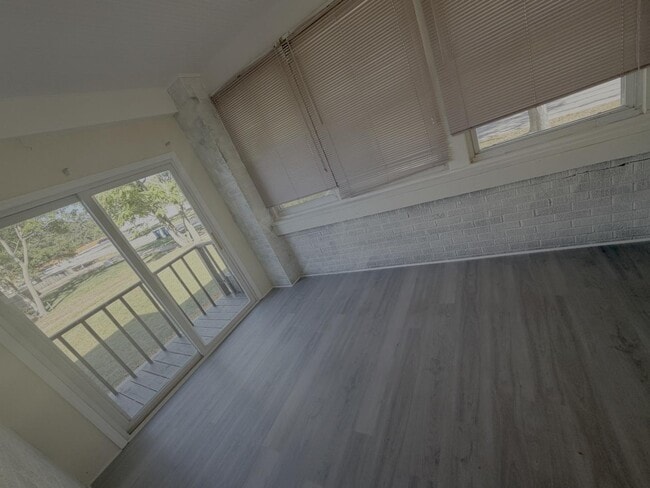Building Photo - 32 S Monterey Ave
