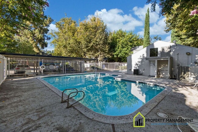 Building Photo - Remodeled Downtown Condo Rental