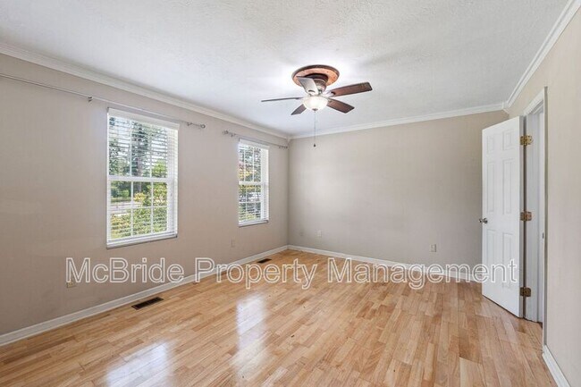 Building Photo - 3358 Tanglewood Dr