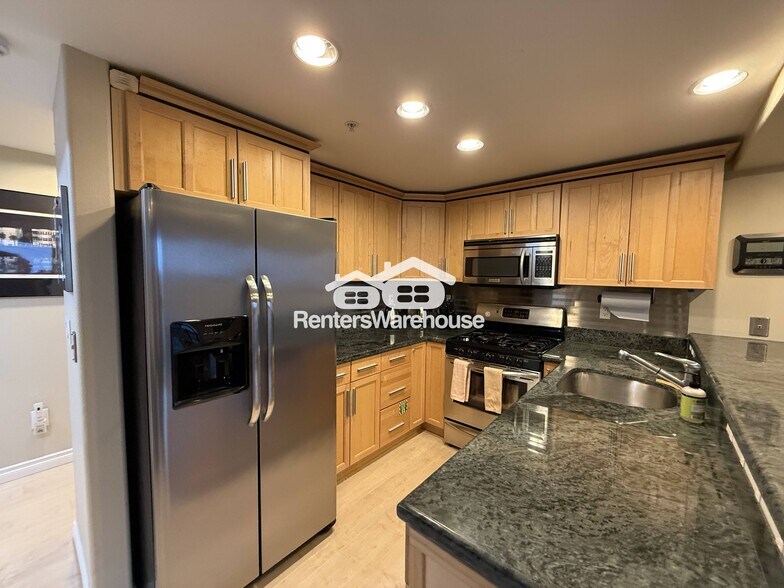 Building Photo - 6514 Phinney Ave N