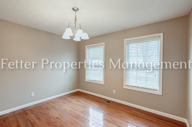 Building Photo - Beautiful 3bd 2.5 bath Northside