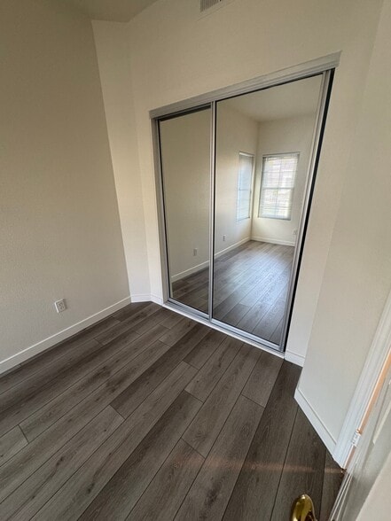 Building Photo - 7314 Laura Ln