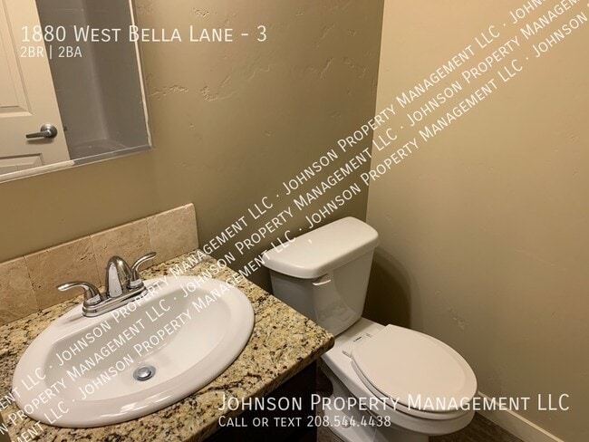 Building Photo - 1880 W Bella Ln