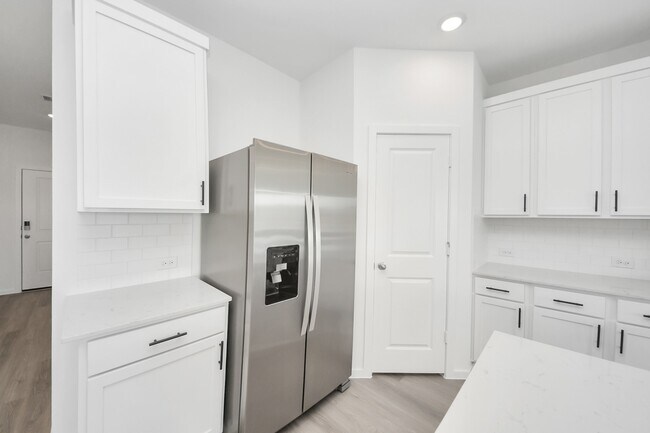 Building Photo - 40630 Balsam Run Ln