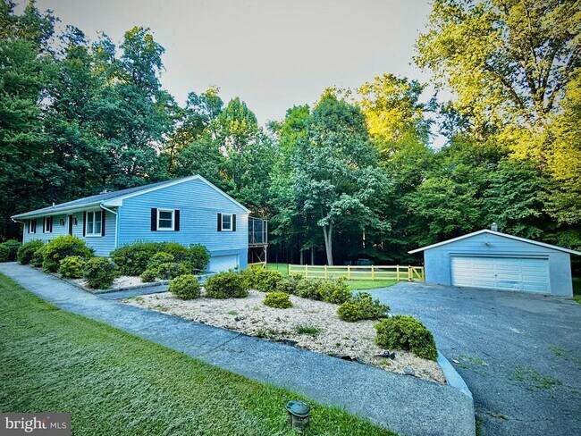 Building Photo - 6405 White Oak Ct