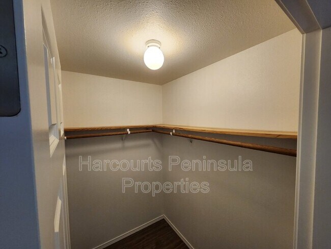 Building Photo - 3234 SE Goldmaur Ct