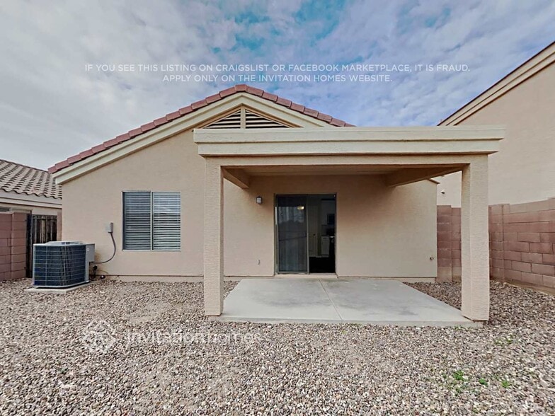 Building Photo - 927 S 239th Ln