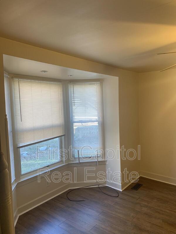 Building Photo - 711 N George St