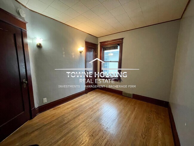 Building Photo - 418 Colvin Ave
