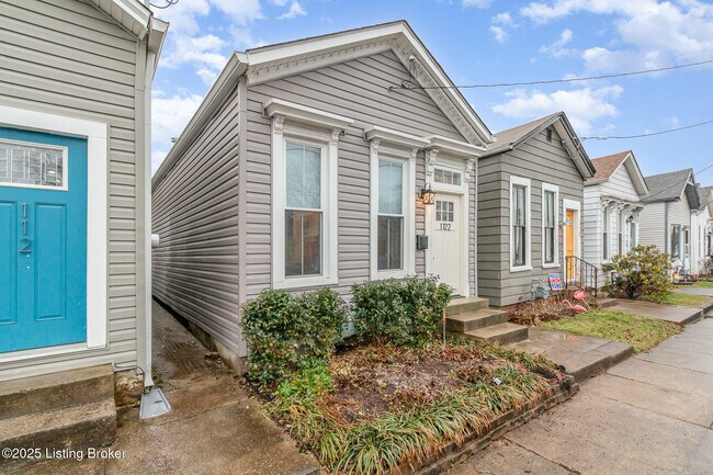 Primary Photo - 1122 E Burnett Ave