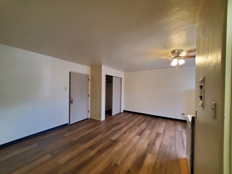 Building Photo - 54 N Morris St