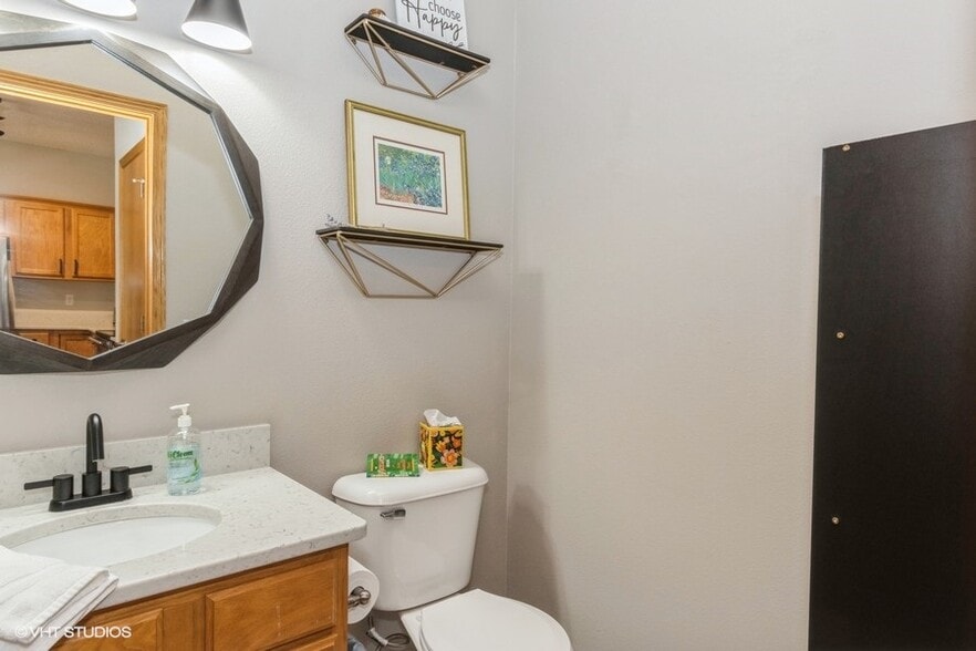 Half Bath - 2762 Irving Ave