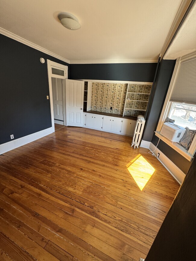 Building Photo - 126 College Ave