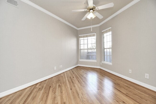 Building Photo - 2111 Welch St