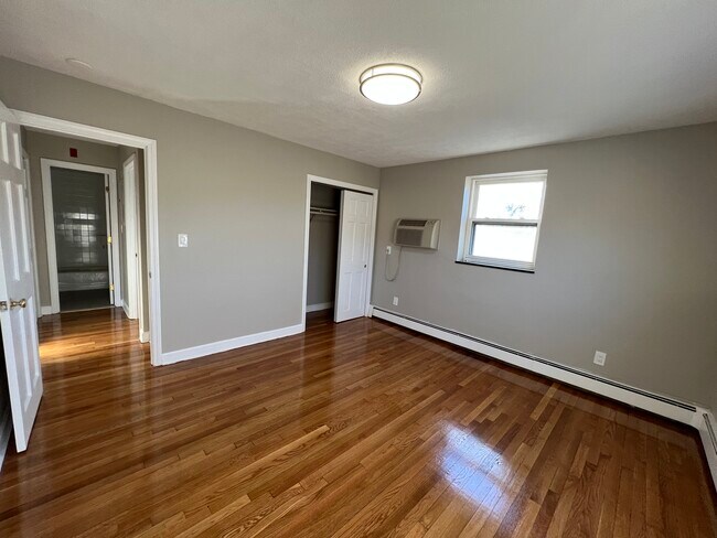 Building Photo - 266 Grove St