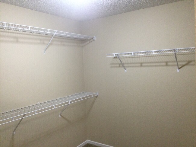 Building Photo - 1071 Highpointe Boulevard