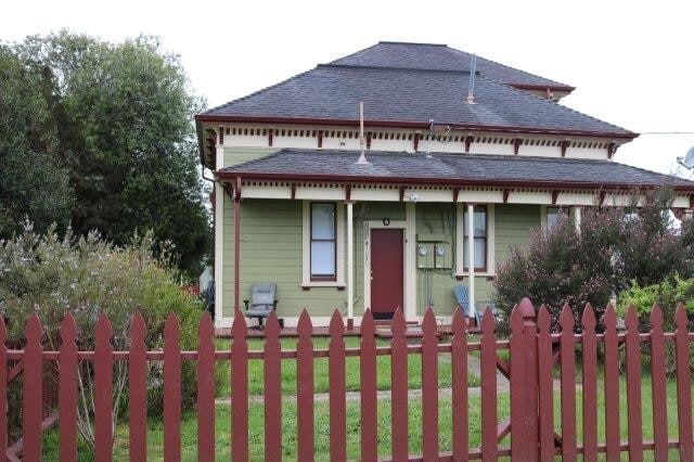 Building Photo - 14th &amp; B