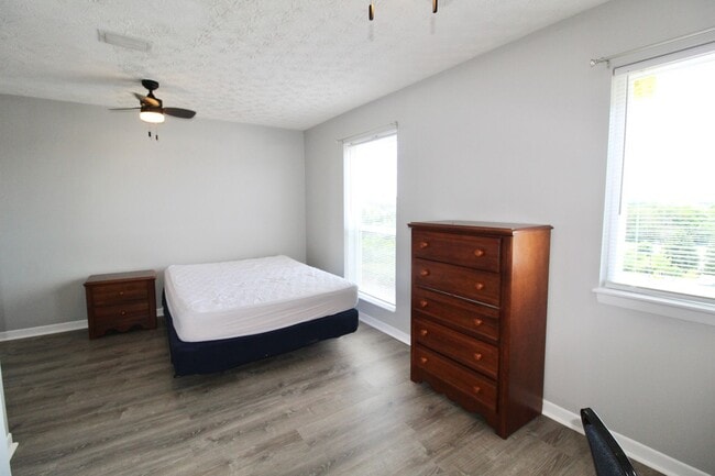Building Photo - 1330 Hunters Rd