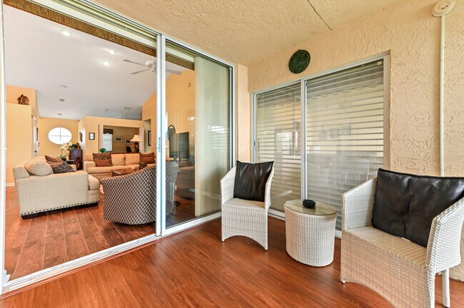 Building Photo - 9553 Shadybrook Dr