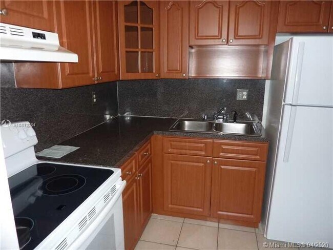 Building Photo - 9417 SW 76th St