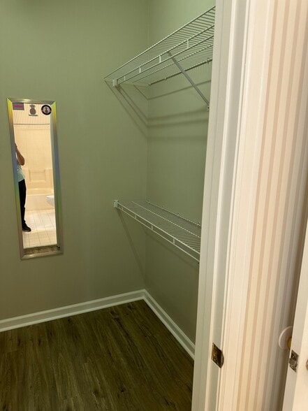 Building Photo - 2009 Station Ct