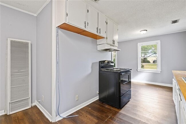 Building Photo - 3128 Club House Rd