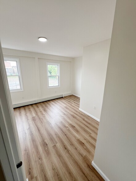 Building Photo - 518 Springfield Ave