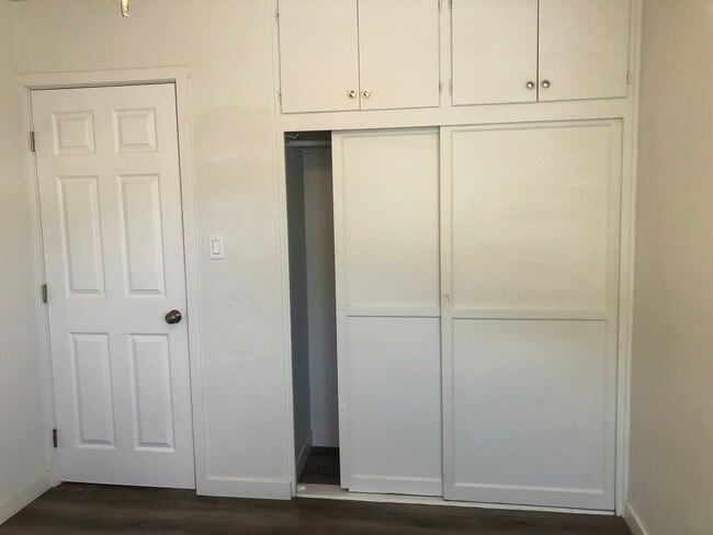 Building Photo - 568-570 10th Street