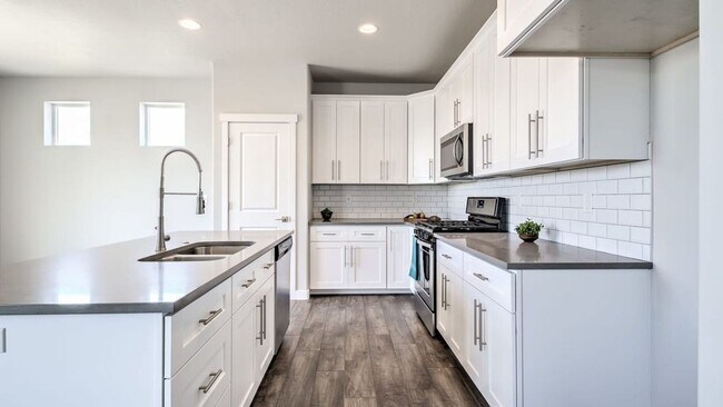 Building Photo - Amazing Five Bedroom Home, Bluffdale, 3300...