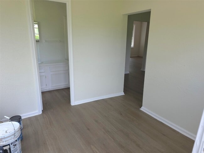 Building Photo - 2204 State Hwy 3