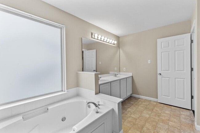 Building Photo - 612 Zumwalt Crossing