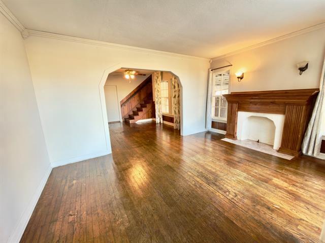 Building Photo - 719 N Crawford St