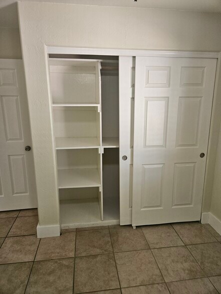 Building Photo - 9628 N 13th St