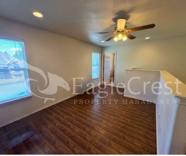 Building Photo - Spacious 3-Bedroom, 2-Bath Home on a Corner Lot-Students Encouraged To Apply