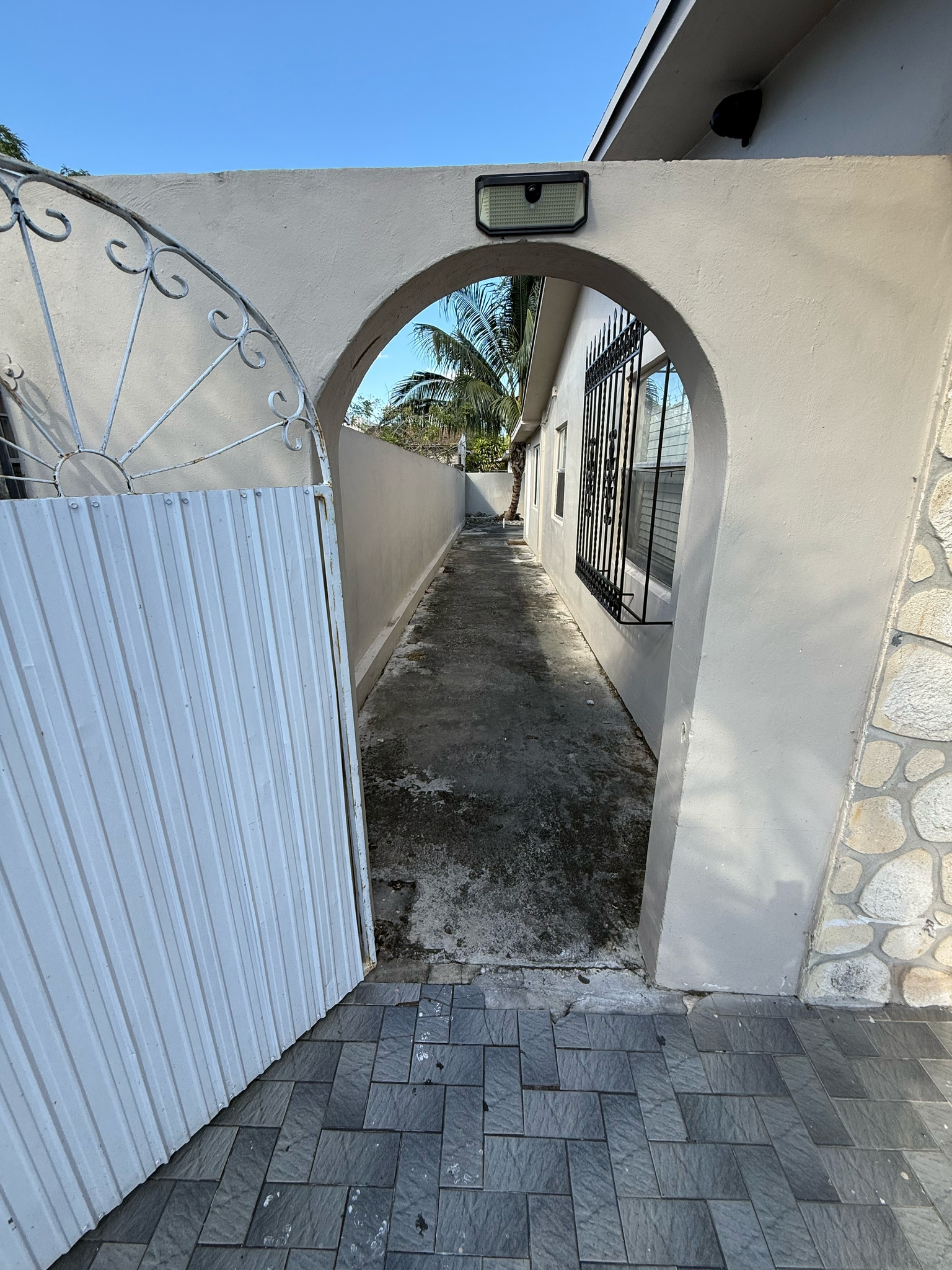 Walkway to Unit - 3163 NW 29th St