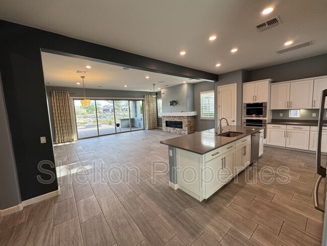 Building Photo - 20614 W Hillcrest Blvd