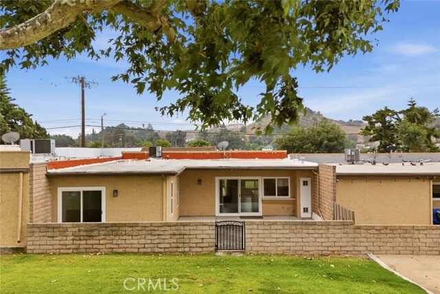 Building Photo - 725 Palomares Ave