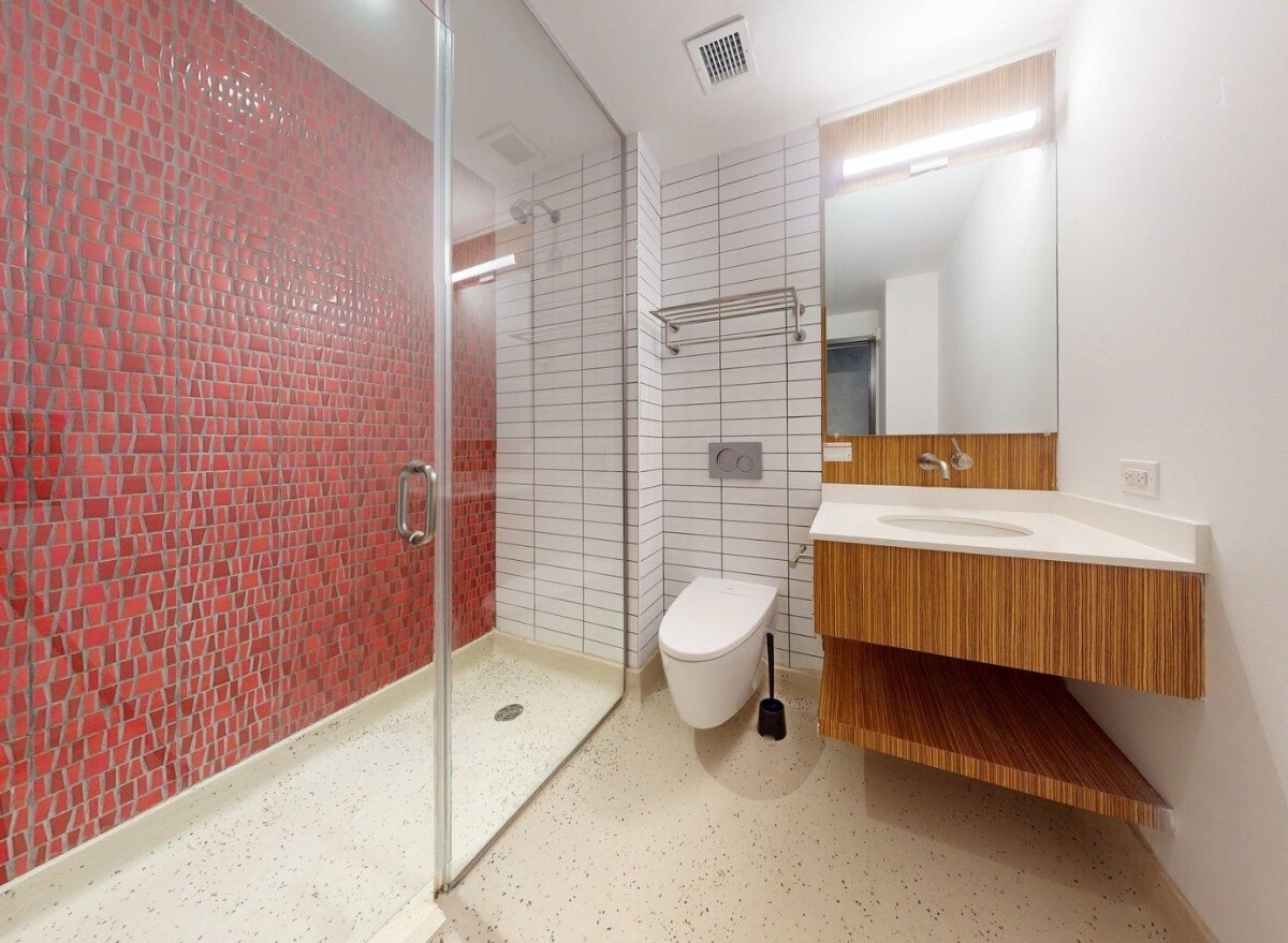 Building Photo - Open & Airy Luxury Studios