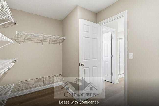 Building Photo - 112 Lambert Fld