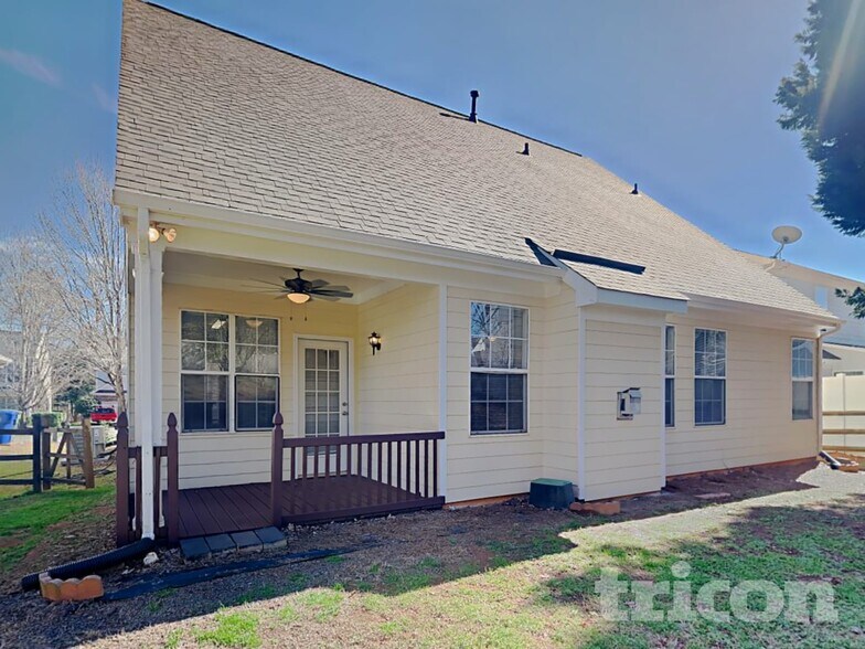 Building Photo - 164 Autry Ave