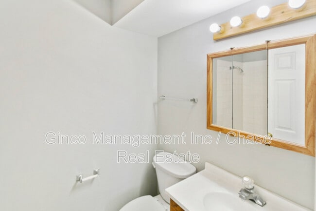 Building Photo - 594 Andover St