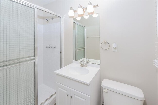 Building Photo - 609 Evergreen Dr