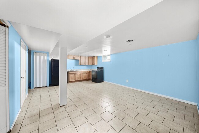 Building Photo - 4223 W 82nd St