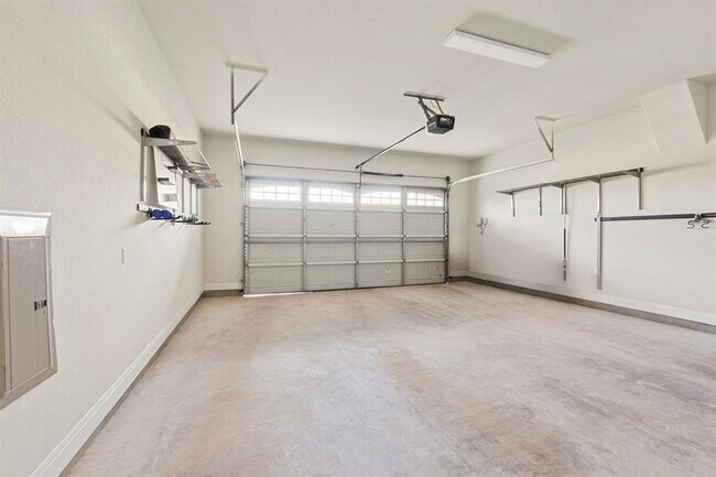 Building Photo - 10709 Lavon Bend